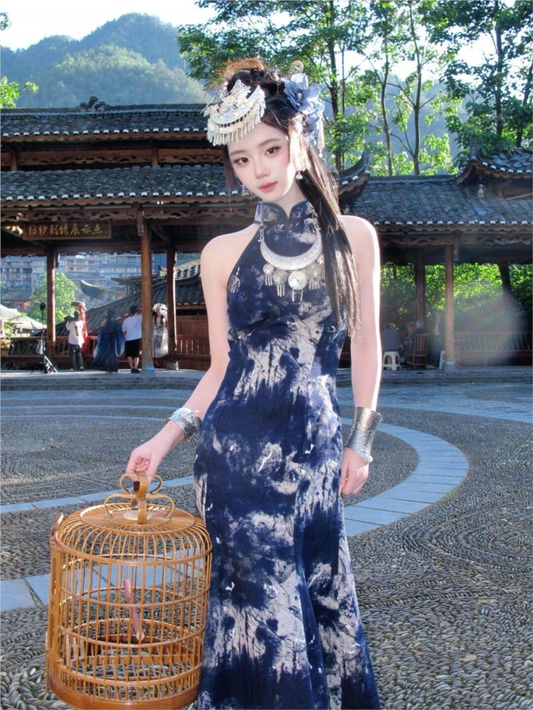 Nieuwe batikjurk, coole damesk - Ethnic Dress Fashion Show recensie en prijs